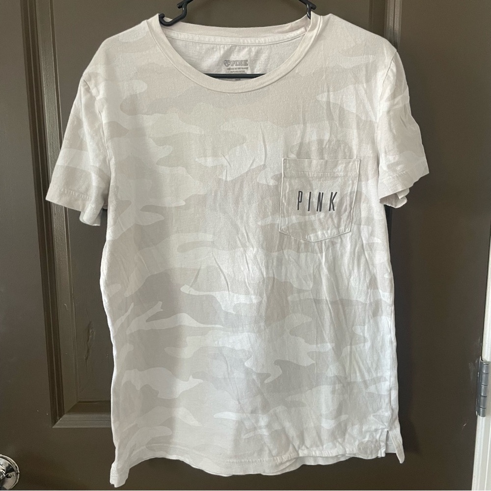 PINK Victoria's Secret Cream Camo Tee Pink logo Size Small